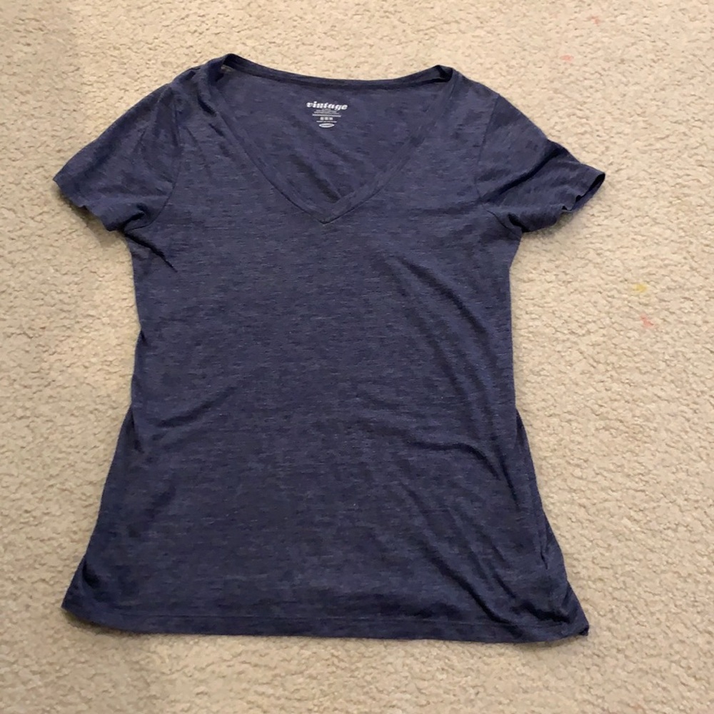 Women’s v neck vintage Old Navy tee